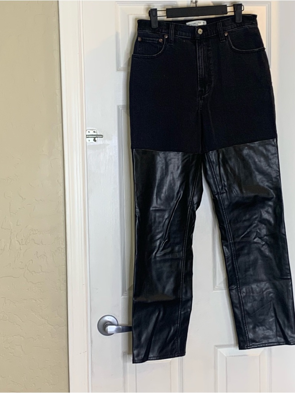 Abercrombie & Fitch The 90s Straight Ultra High Rise Mixed Fabric Jeans Size 6 - Picture 5 of 12